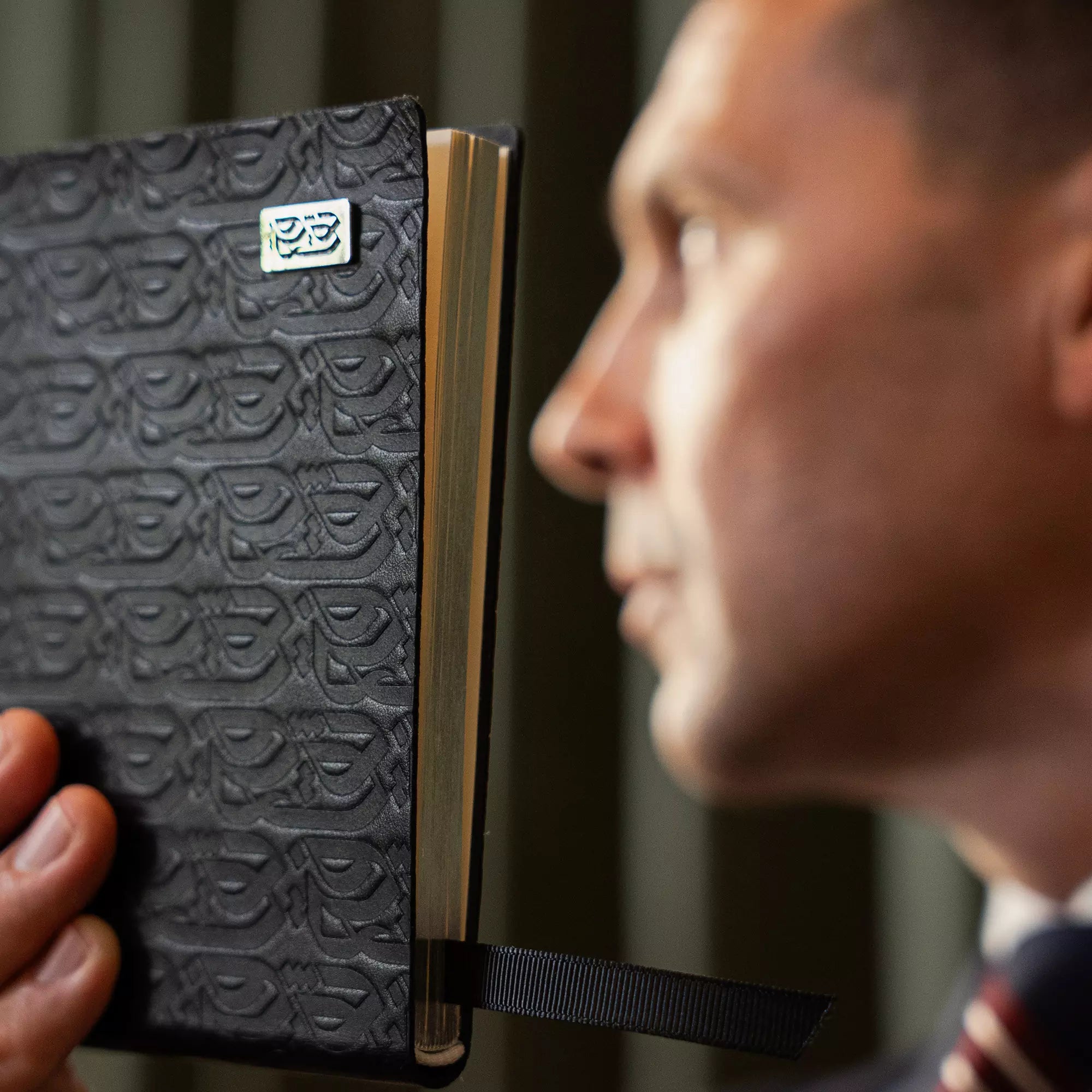 The Art of Choosing Your Gratitude Journal: An Andalusian Approach to Mindful Writing